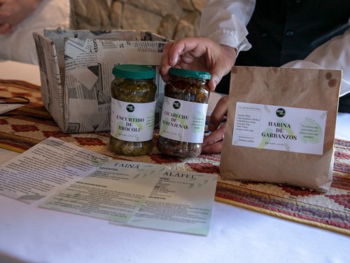 Cajas de alimentos dulces y saladas